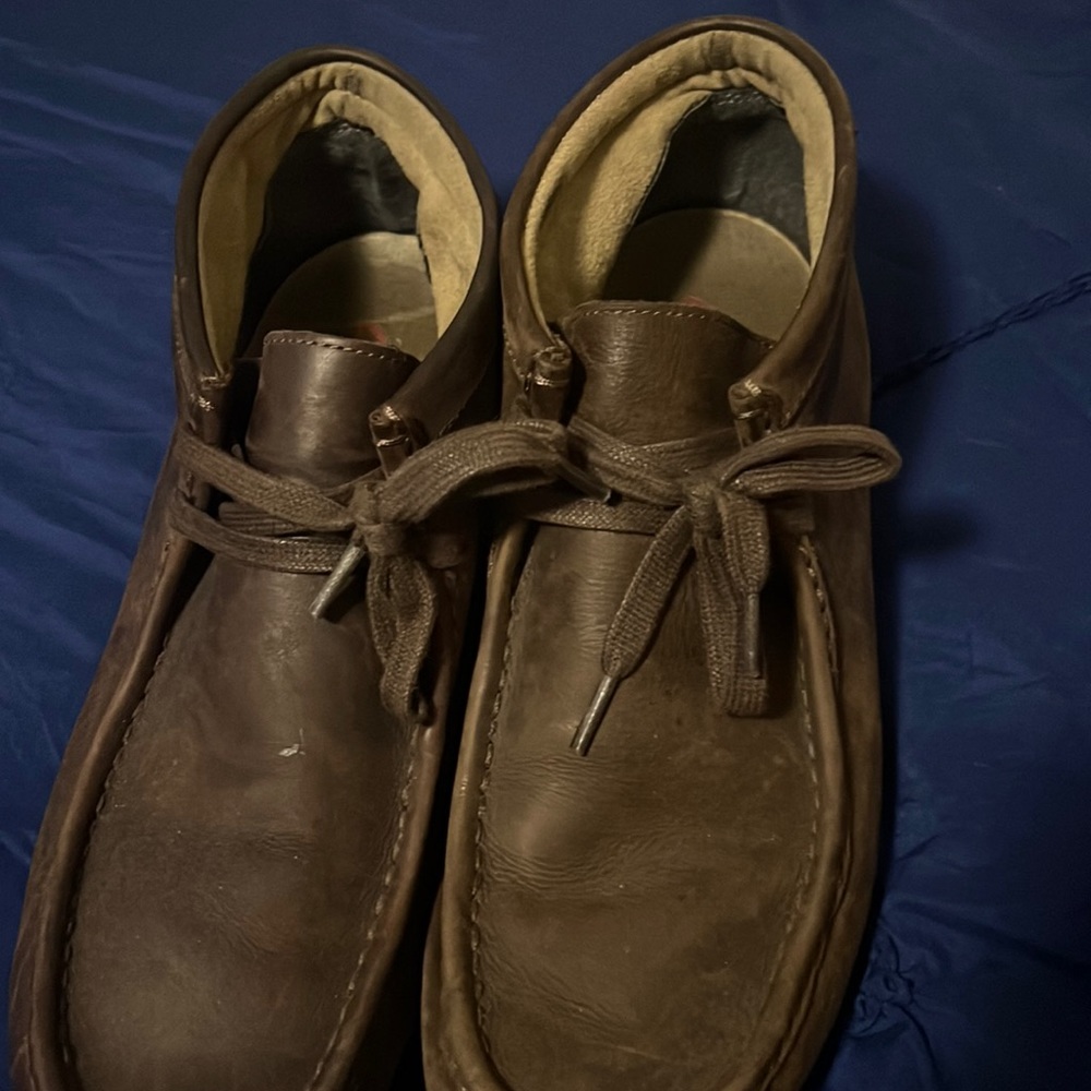 mens clark wallabees